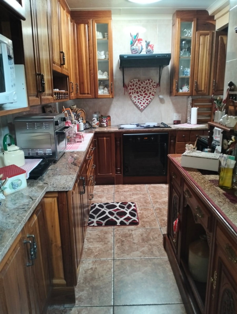 4 Bedroom Property for Sale in Vaalpark Free State